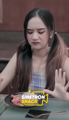 N1508062 MATA PRIA INI DI COLOK PACARNYA KARENA HOROR! Part 2